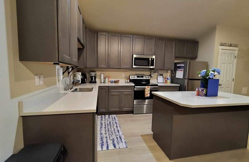 Country Homes House | Clean Cozy Family Home near Whitworth University, park,shopping and Mt Spokane