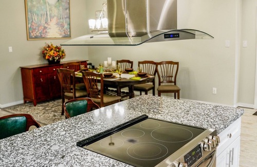 Conroe House | Clean & Cozy new Home, 30 mins to George Bush INTL/downtown 5 mins to woodlands