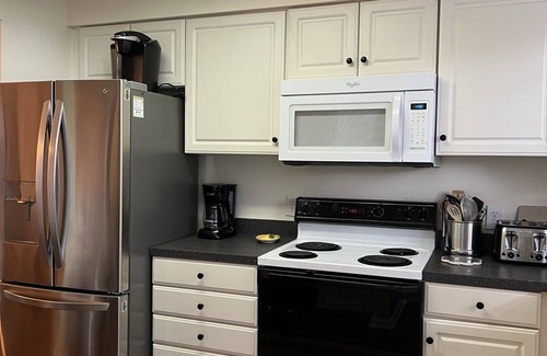 Lewes House | Clean & cozy townhome. Quick access to trails & historic Lewes. 5 mins to beach.
