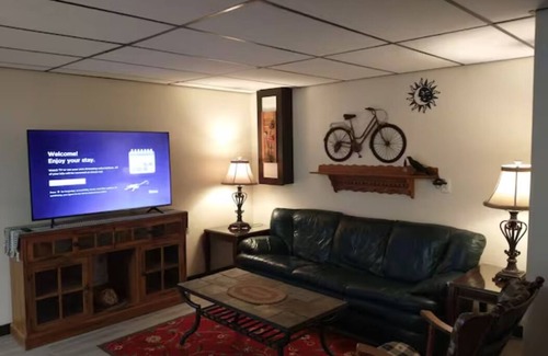 Houghton Lake Apartment | Clean & Cozy, Unique Studio Apartment across from Lakeview Waterfront Park.