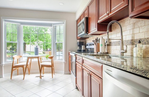 Fairfax House | Clean Fairfax 3BR w/W/D, close to Nationals Park, by Blueground