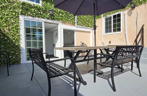 North Long Beach House | Clean, Gym, Great for Cruise Line & Convention Ctr. Lots of Parking.n