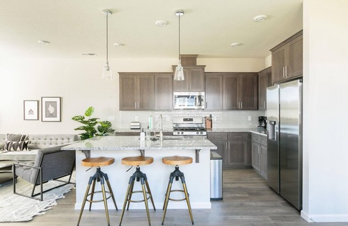 Hillsboro House | Clean Hillsboro 2BR, close to Park & Restaurants, by Blueground