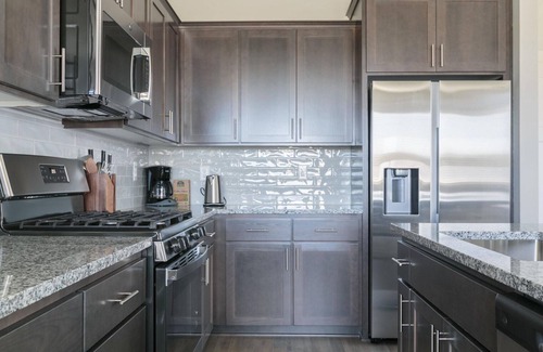 Hillsboro House | Clean Hillsboro 2BR, close to Park & Restaurants, by Blueground