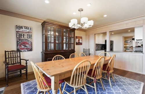 Tahoe City Condo | Clean, Modern, Fantastic Lake View #37