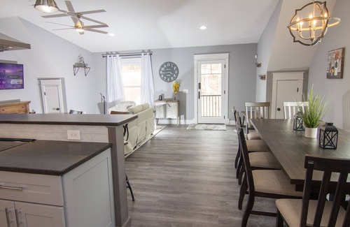 Six Mile House | Clean, Modern, Lake Keowee Retreat Near Clemson
