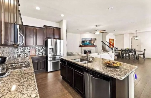Lewisville House | Clean Modern Spacious Open, King bed in peaceful neighborhood,Near DFW Airport