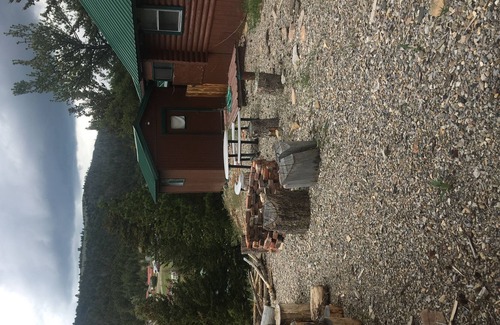 Ringling House | clean mountain Cabin