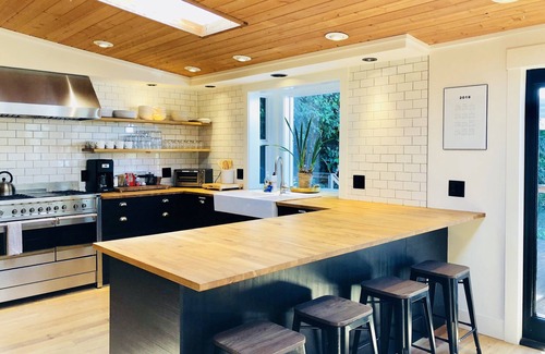 West Linn House | Clean, Natural, Private but Close-in Dreamy Spot