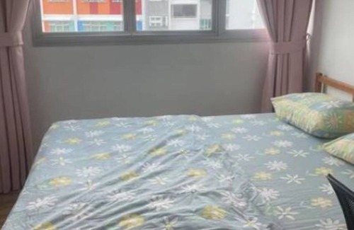 Yishun Apartment | Clean newly renovated airconditioned double bedroom