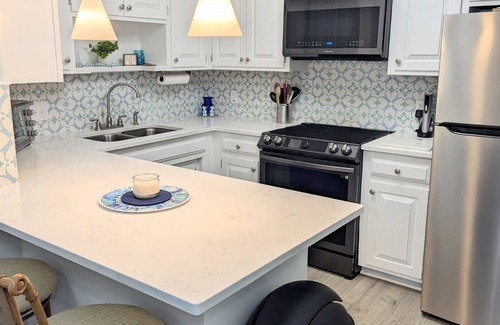 Sneads Ferry House | Clean, Oceanfront Condo w/Pool Access, King Bed & Beautiful Views!