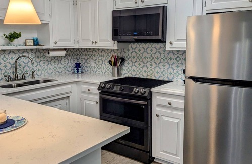 Sneads Ferry House | Clean, Oceanfront Condo w/Pool Access, King Bed & Beautiful Views!