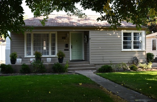 Medford Cottage | Clean, pet friendly, 2-Bedroom Cottage with large fenced yard.