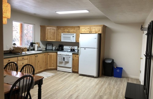 Wolf Creek Apartment | *Clean* Private Apartment Near Powder Mountain, Snowbasin, Nordic, Wolf Creek