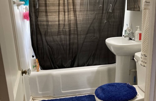 Saint Marys  Allen County House | Clean private bedroom ☺️ Quite area couple minutes from downtown