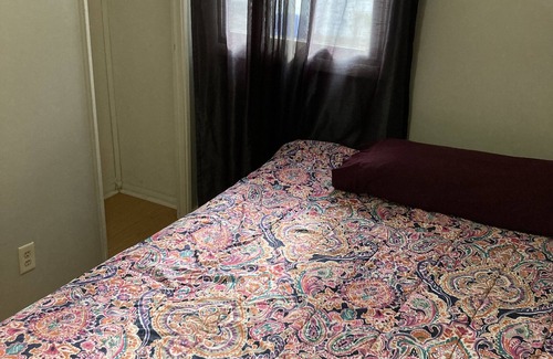 Saint Marys  Allen County House | Clean private bedroom ☺️ Quite area couple minutes from downtown