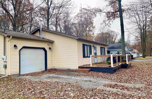 Higgins Lake House | Clean, Quiet, Comfortable. Close to popular South Higgins area destinations.