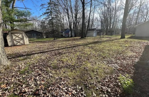 Higgins Lake House | Clean, Quiet, Comfortable. Close to popular South Higgins area destinations.