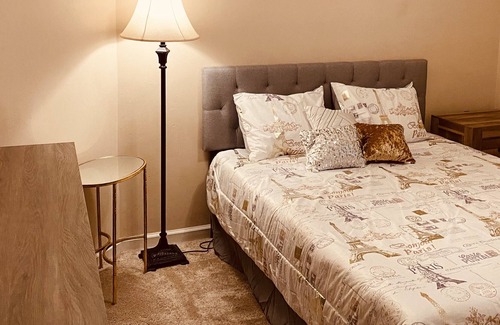 Keene House | Clean, quiet comfy home
