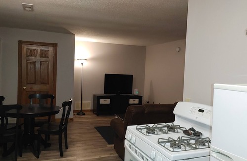 Pine City Apartment | Clean & Quiet in the heart of Pine City