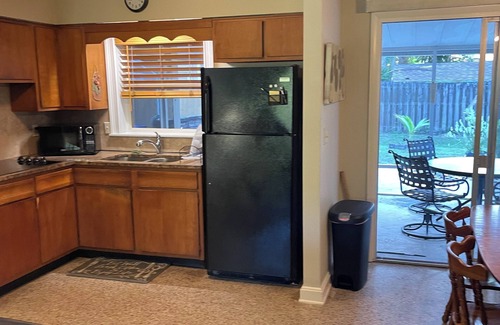 Vero Beach South House | Clean quiet safe Charming 2-bedroom house in beautiful Vero Beach Florida