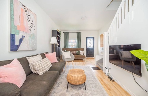 Pembroke House | Clean, renovated, modern 2 bedroom house in Pembroke