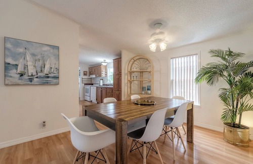 Edgewater House | Clean, roomy & comfy home with access to two community pools and a boat launch.