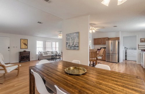 Edgewater House | Clean, roomy & comfy home with access to two community pools and a boat launch.