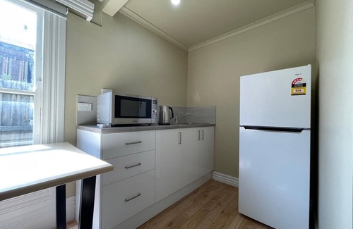 Seymour House | Clean, secure studio