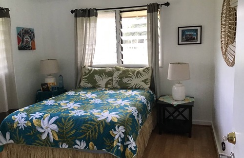 Haleiwa Bed & Breakfast | Clean single room across the street from the beach. 5 min walk to Historic town
