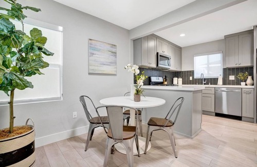Fullerton House | Clean & Spacious 2BR/2BA Near Disney