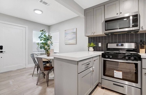 Fullerton House | Clean & Spacious 2BR/2BA Near Disney