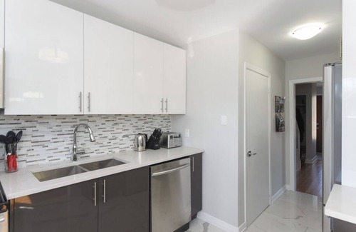 Manor Park House | Clean Spacious 4 Bedroom Home Manor Park 10mins Downtown Ottawa