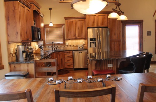 Victor House | CLEAN, SPACIOUS, & RELAXING WESTERN HOME, NEAR TETONS/YELLOWSTONE/JACKSON HOLE