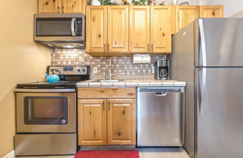 North Park City Condo | Clean Walk 2 Park City ski lifts, hot tub, pool, wi-fi, fireplace, views, washer
