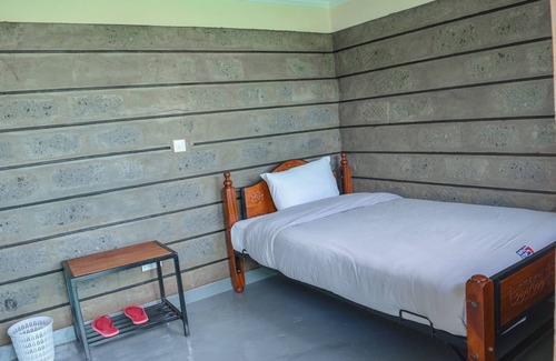 Sultan Hamud Cabin | Cleanest Guest Room with WiFi in Sultan Hamud