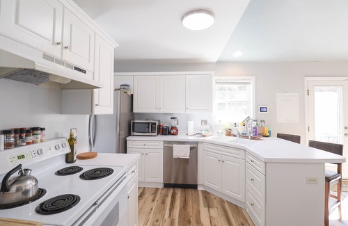 Hampstead House | Cleanest place to lay your head-Relax and Recharge @ The Break-Away!