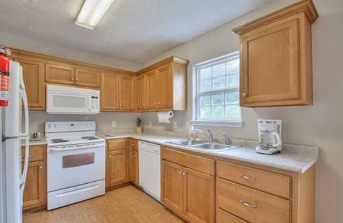 Smyrna House | Clear Circle- Modern 3/2.5 near everything! Smryna- Off I-24!