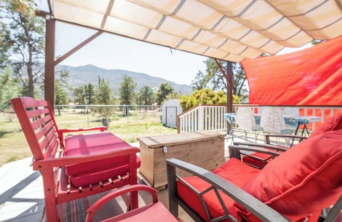 Pinyon Pines House | Clear Skies, Cozy Nights, Open for Guests