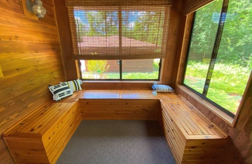 Hayward Cabin | Clear Your Mind on Clear Lake