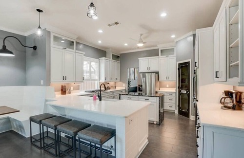 Lewisville House | Clearview Castle - Pool*, Jacuzzi, Lake View