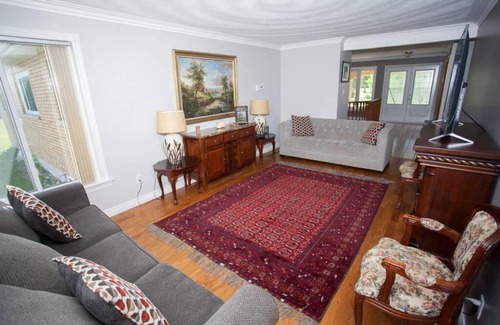 Clearview Ski Chalet | Clearview Manor! Wasaga Beach, Blue Mountain