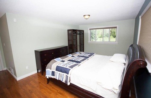 Clearview Ski Chalet | Clearview Manor! Wasaga Beach, Blue Mountain