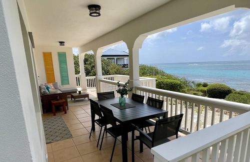 Island Harbour Villa | Clearview Villas (LOWER): Casual, Bright, Steps from Sea, Great for families!
