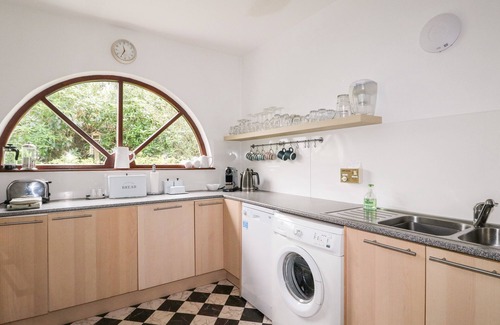Lochailort Cottage | CLEARWATER HOUSE, family friendly, with open fire in Glenuig