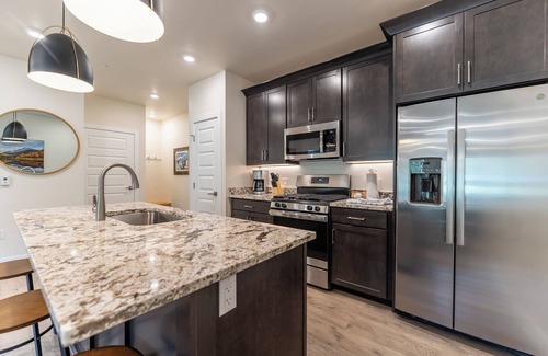 Lakeside Village Apartment | Clearwater Lofts #102, Building 2 by Summit County Mountain Retreats