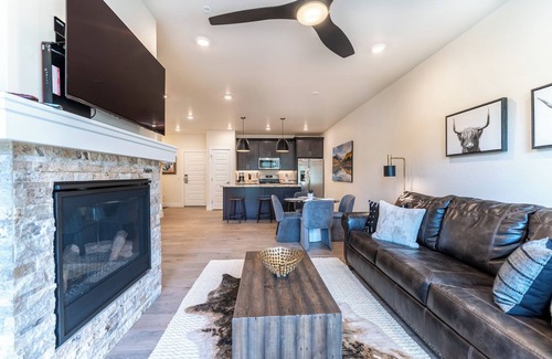 Lakeside Village Apartment | Clearwater Lofts #102, Building 2 by Summit County Mountain Retreats