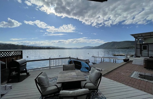 Chelan House | Clearwater RV tamping on the shores of Chelan