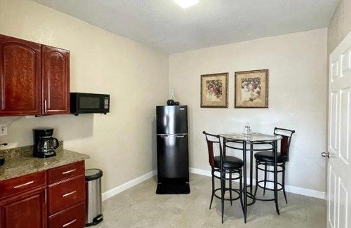 Clearwater House | Clearwater's Gem (9 MINUTES TO BEACH & PRVT ENT SUITE)