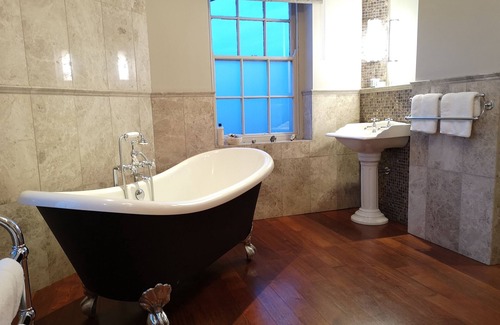Gainsborough Bed & Breakfast | Cleatham Hall